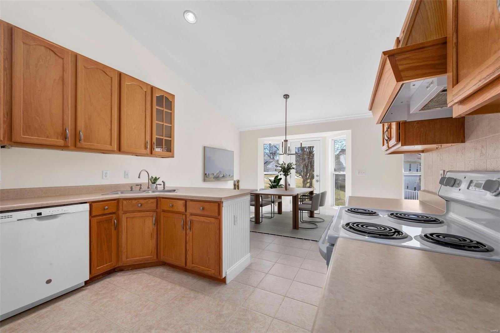 1108 Oak Hollow Drive Property Photo 10