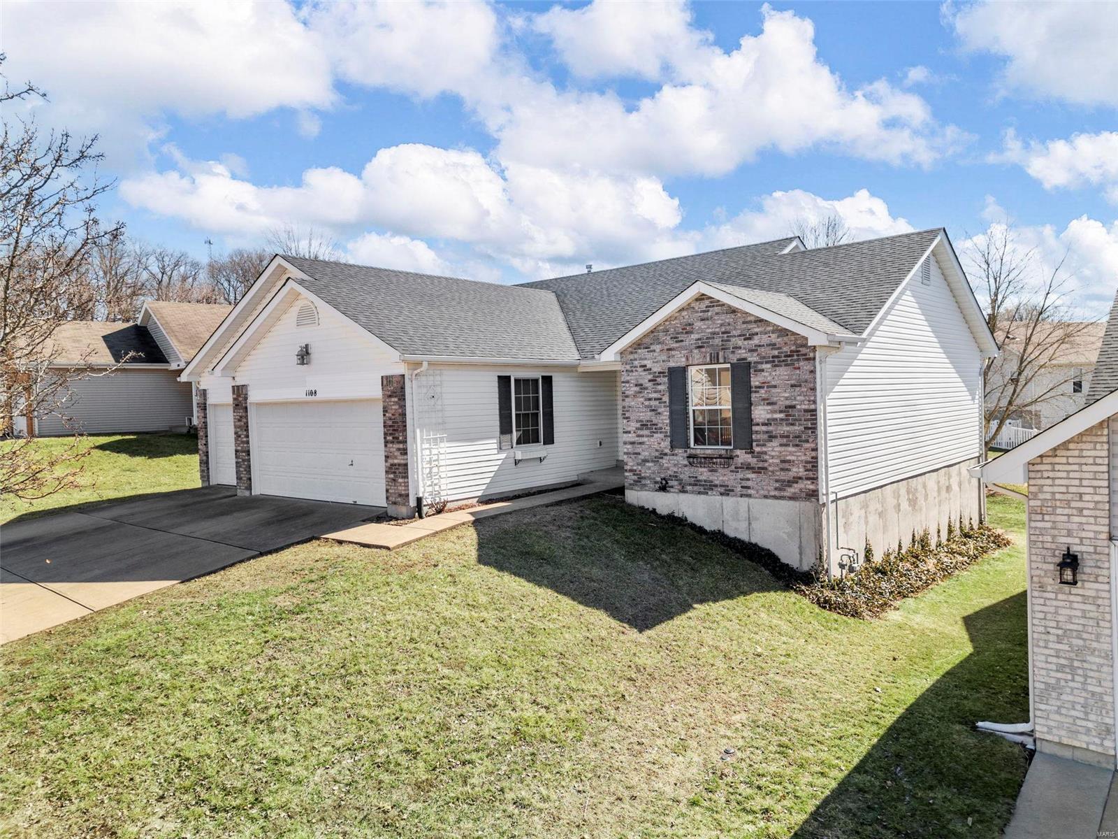 1108 Oak Hollow Drive Property Photo 29