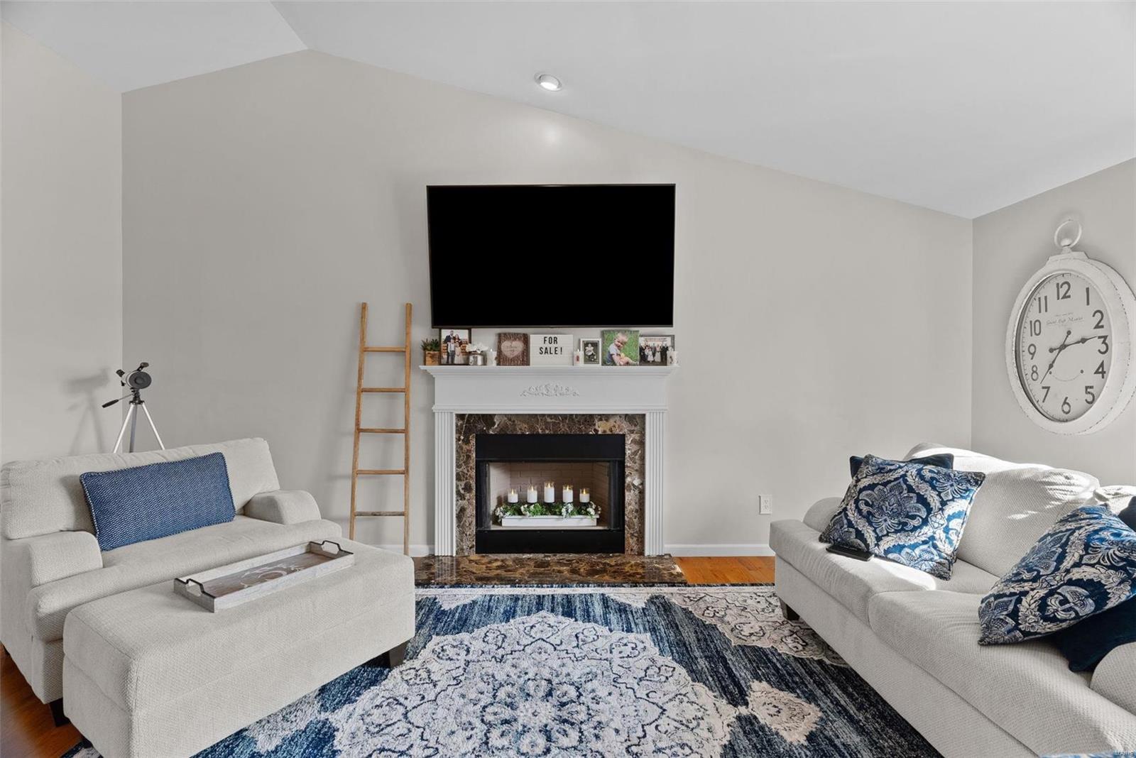 10241 Hawthorn Road Property Photo 7