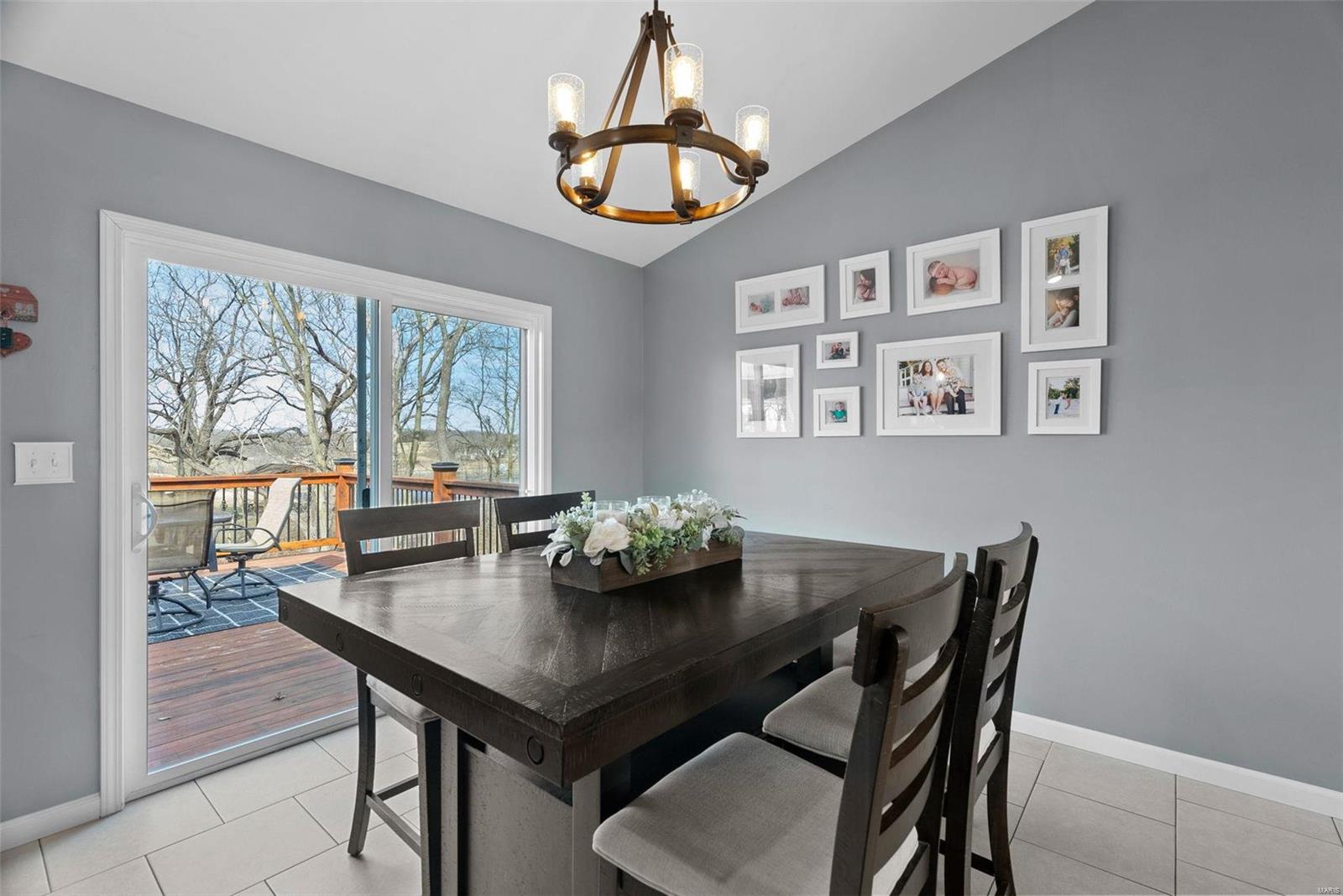 10241 Hawthorn Road Property Photo 13