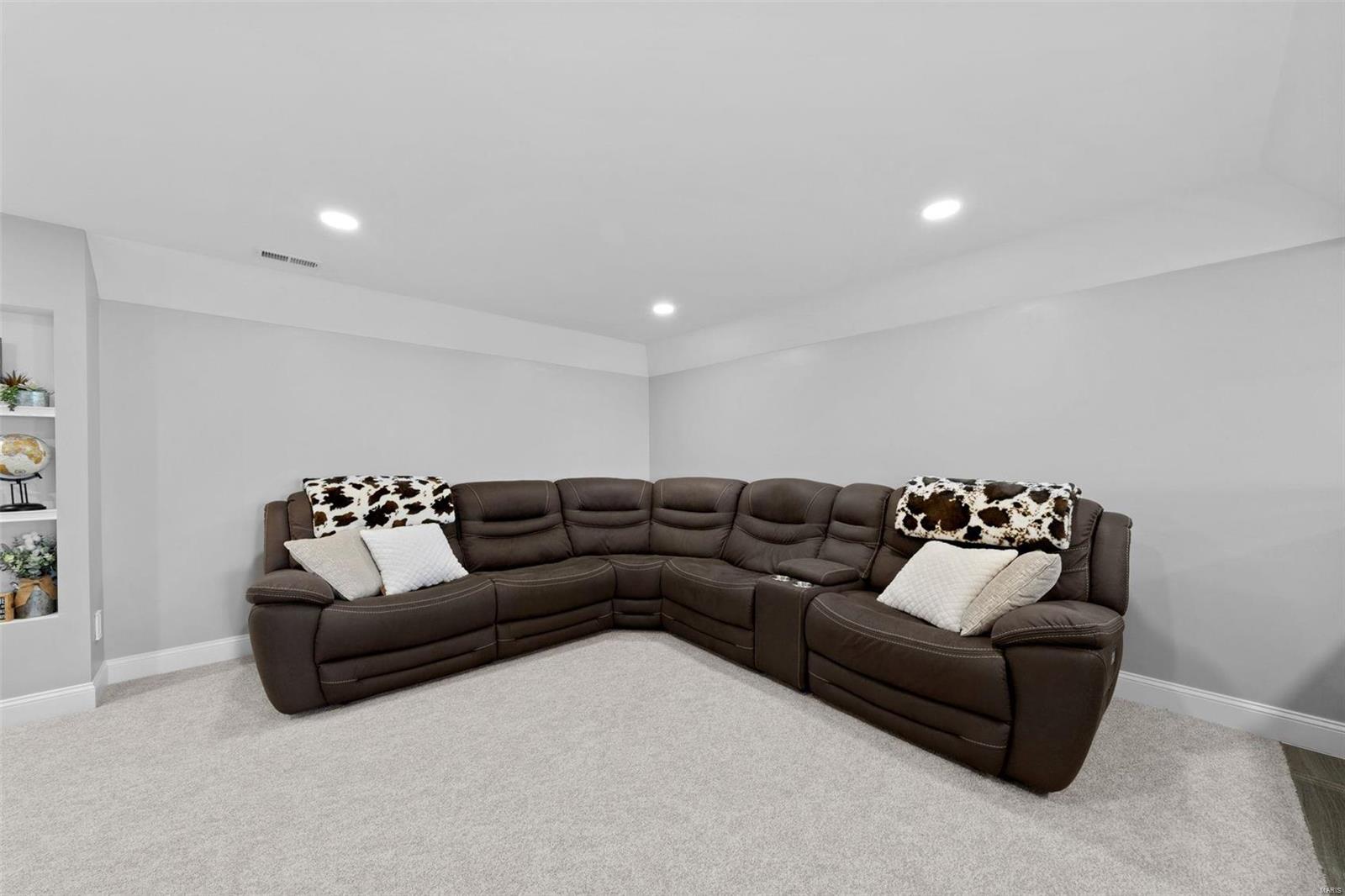 10241 Hawthorn Road Property Photo 38