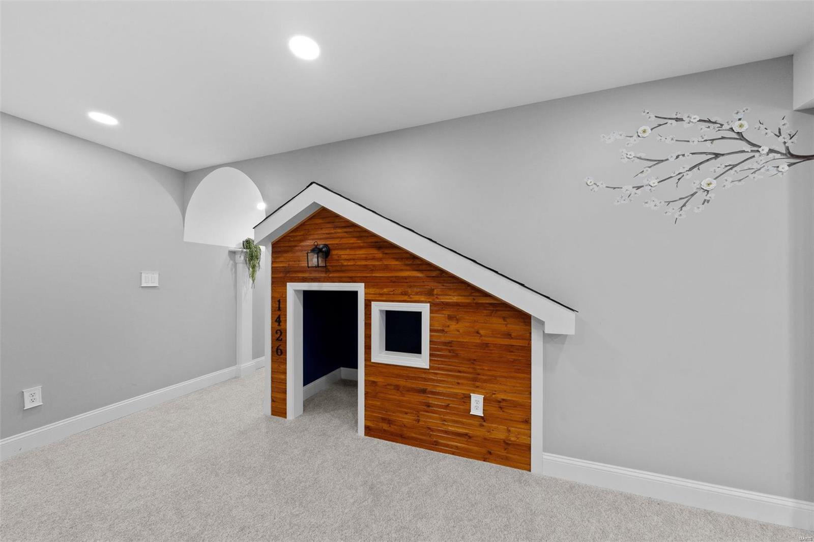 10241 Hawthorn Road Property Photo 43