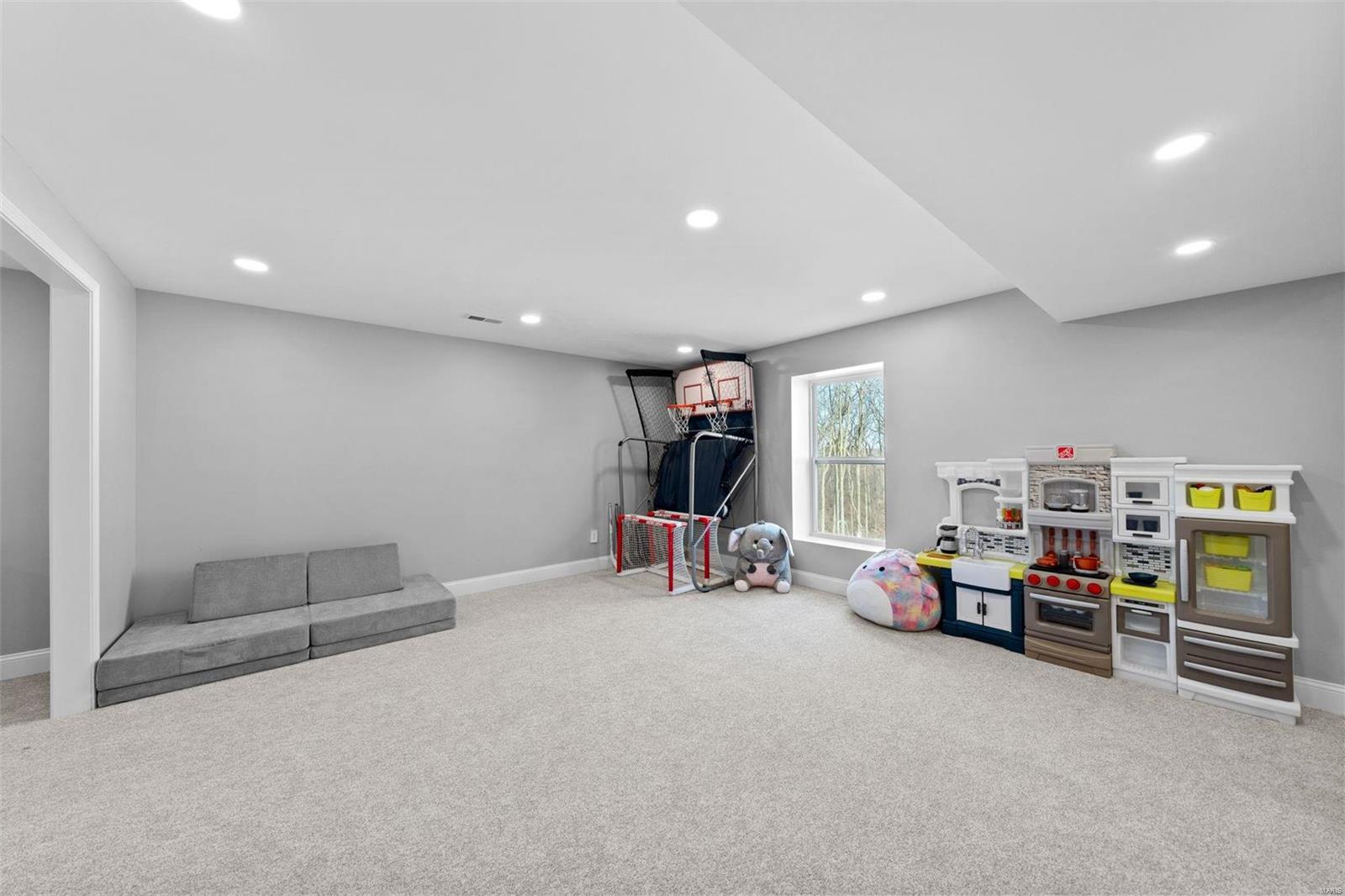 10241 Hawthorn Road Property Photo 44