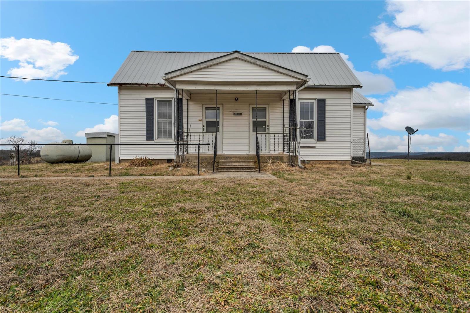 56096 Highway Property Photo