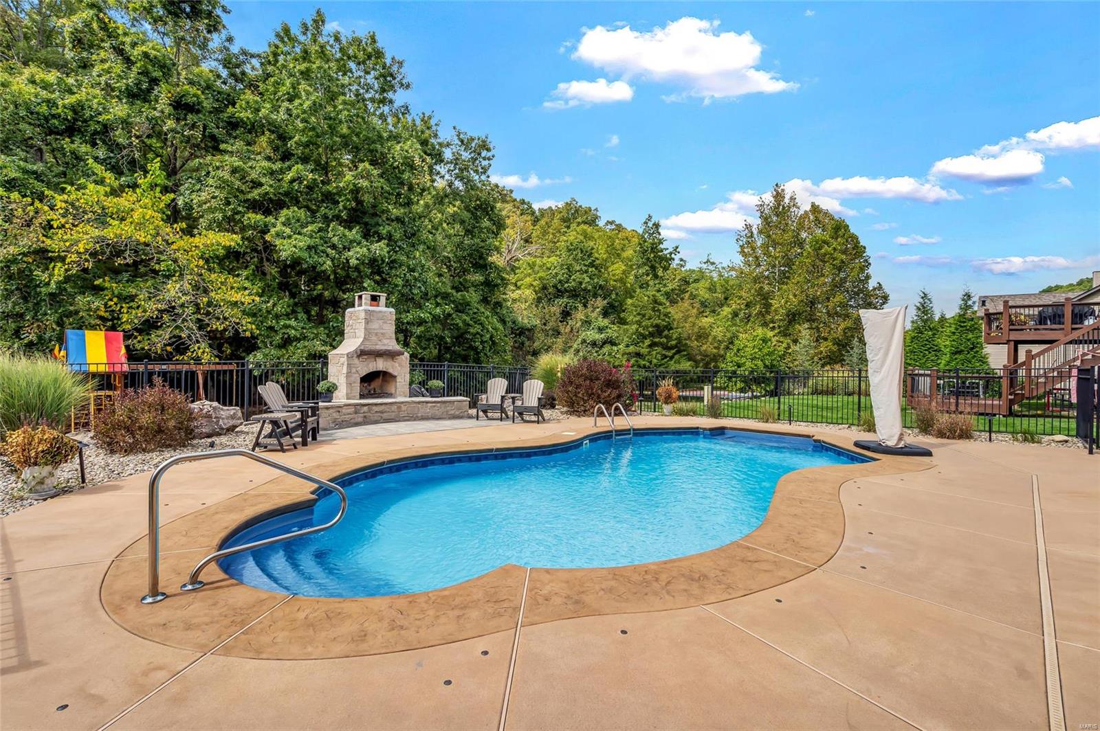 1045 Bridlewood Valley Pointe Property Photo 6