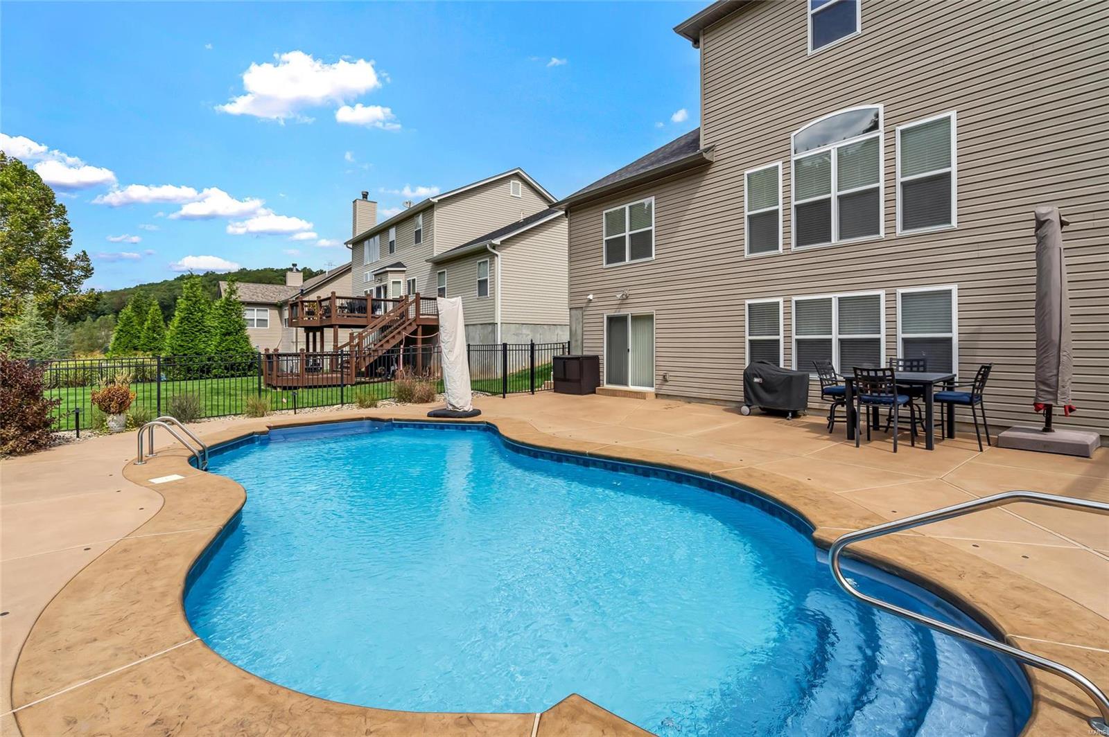 1045 Bridlewood Valley Pointe Property Photo 7