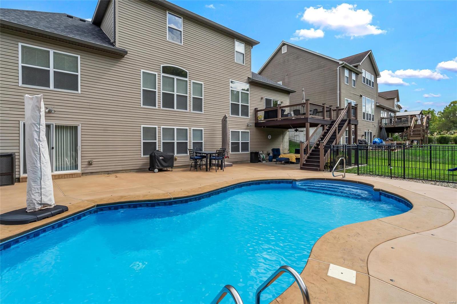 1045 Bridlewood Valley Pointe Property Photo 9