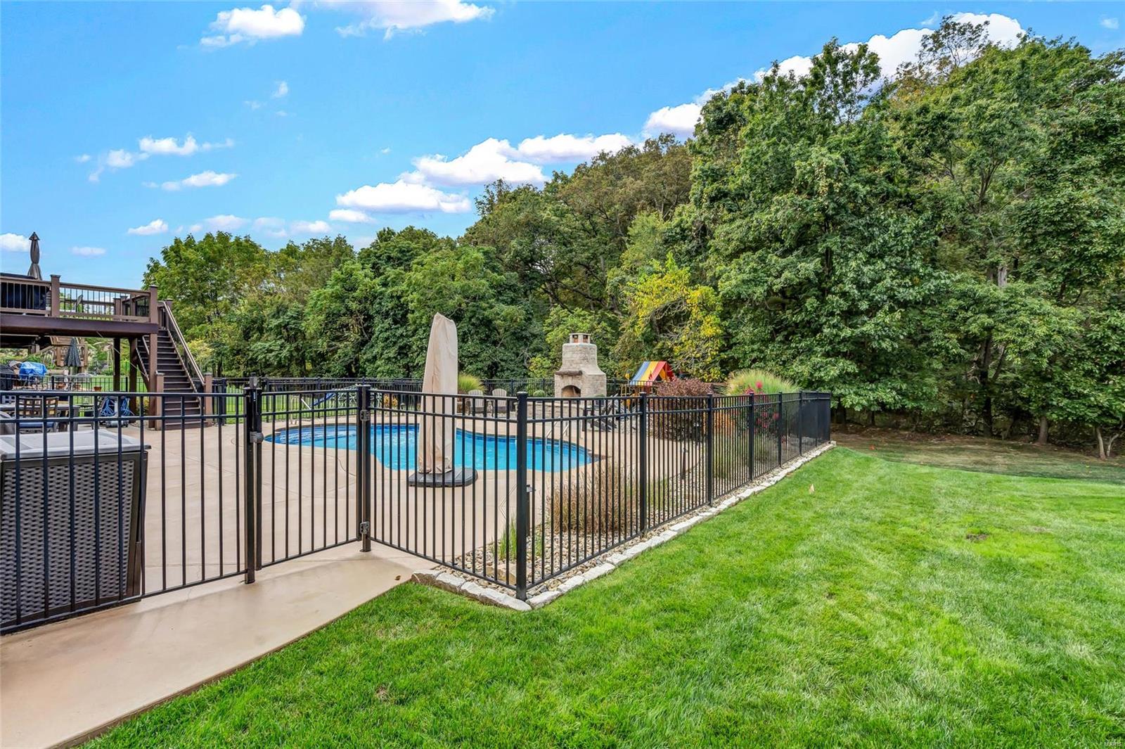 1045 Bridlewood Valley Pointe Property Photo 10