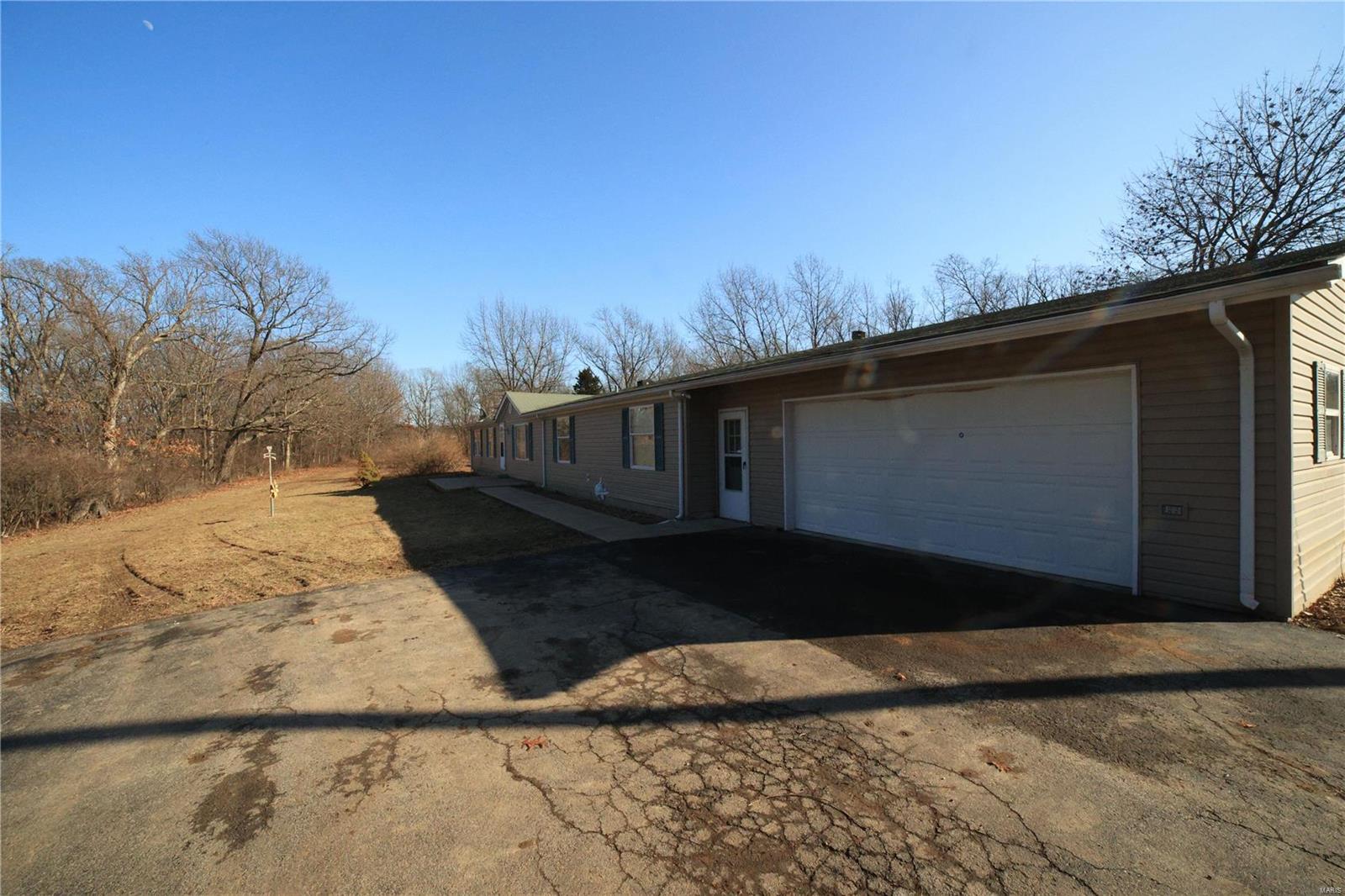 28 Lloyd Court Property Photo 1