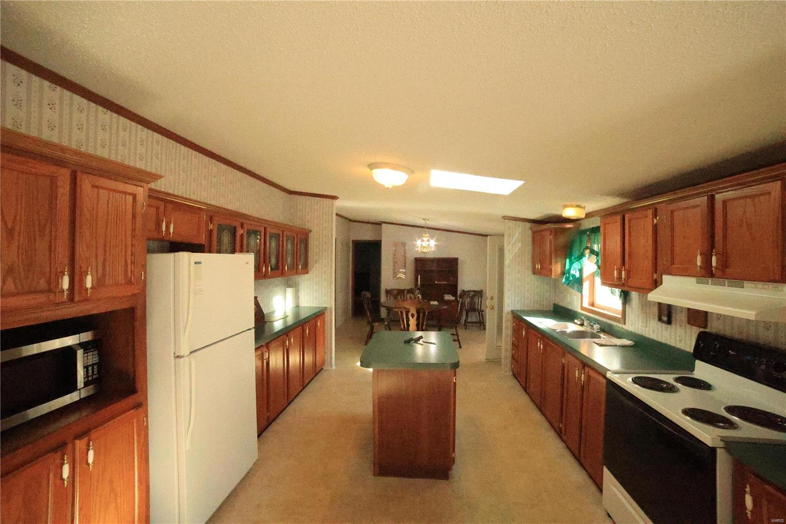 28 Lloyd Court Property Photo 8