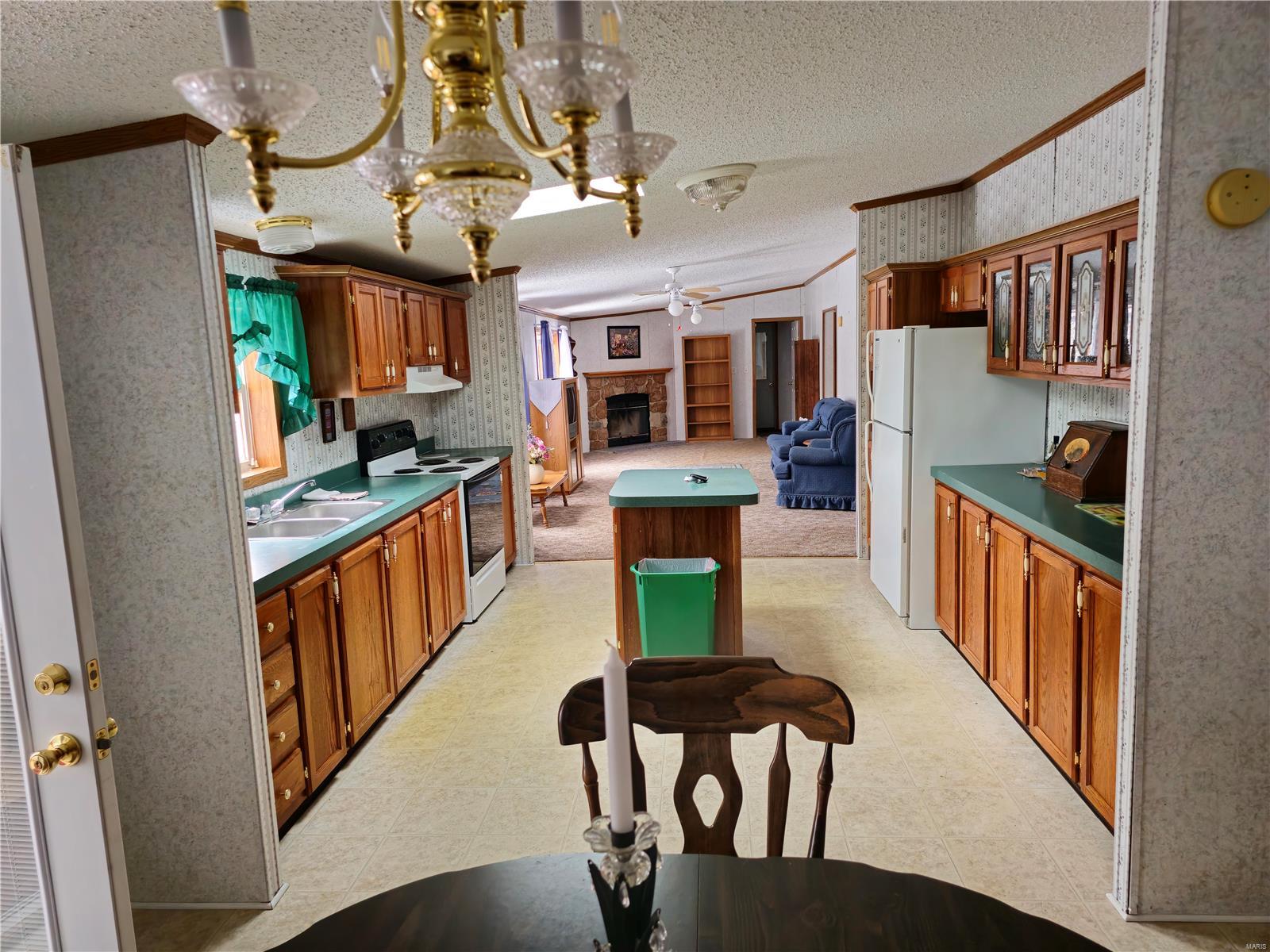28 Lloyd Court Property Photo 13