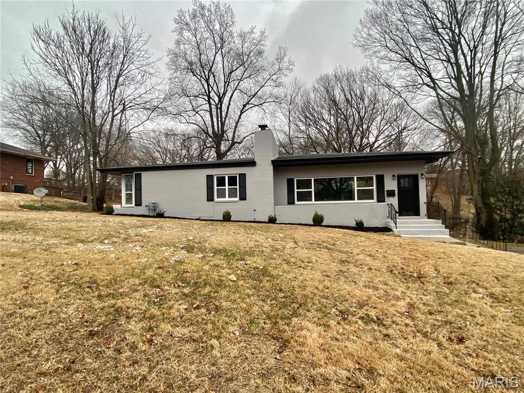 820 Valley Drive Property Photo 1