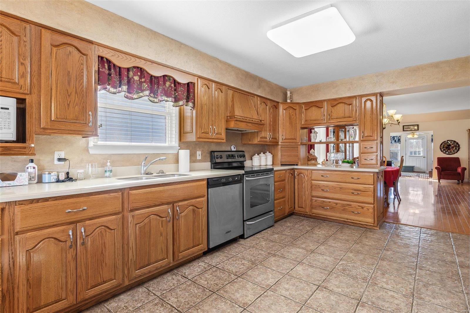 210 Bayberry Property Photo 10