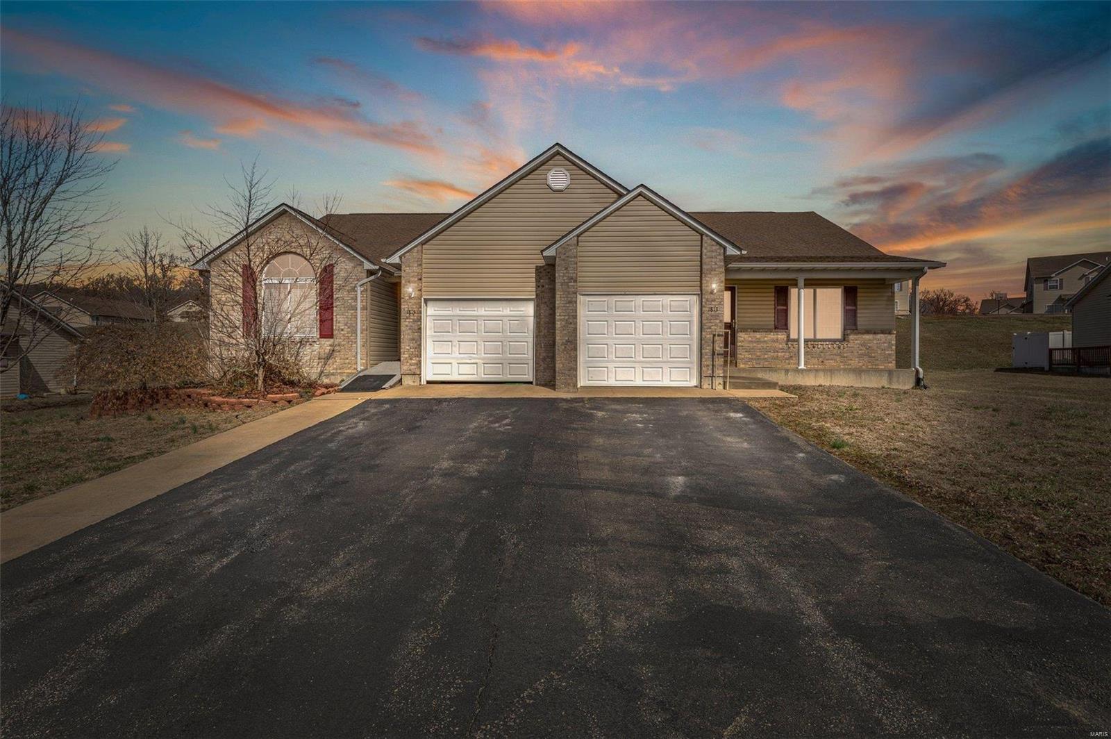 1815 Oak Knoll Property Photo