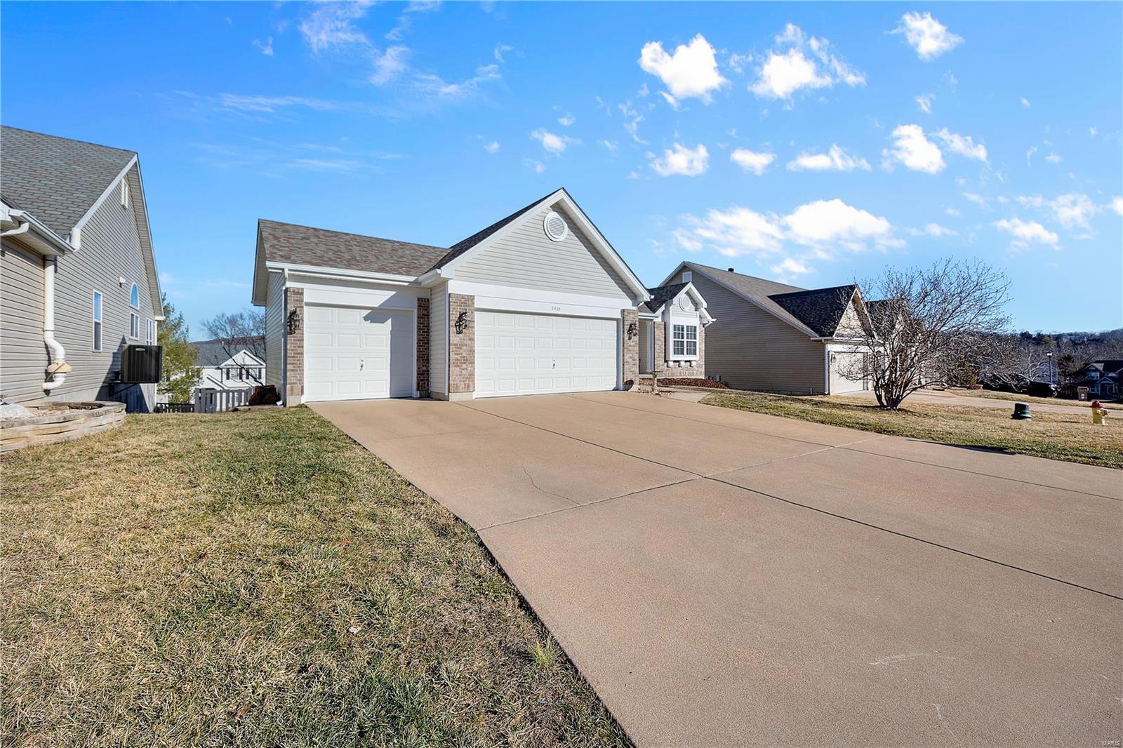 2435 Driftwood Court Property Photo 4