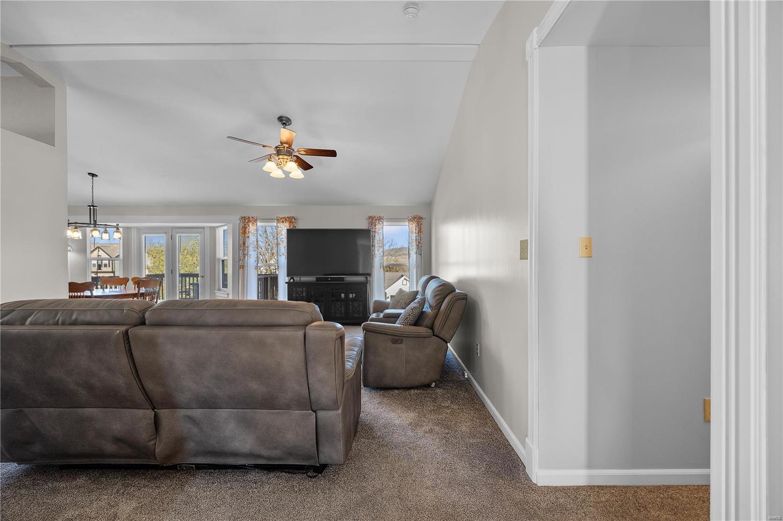 2435 Driftwood Court Property Photo 9