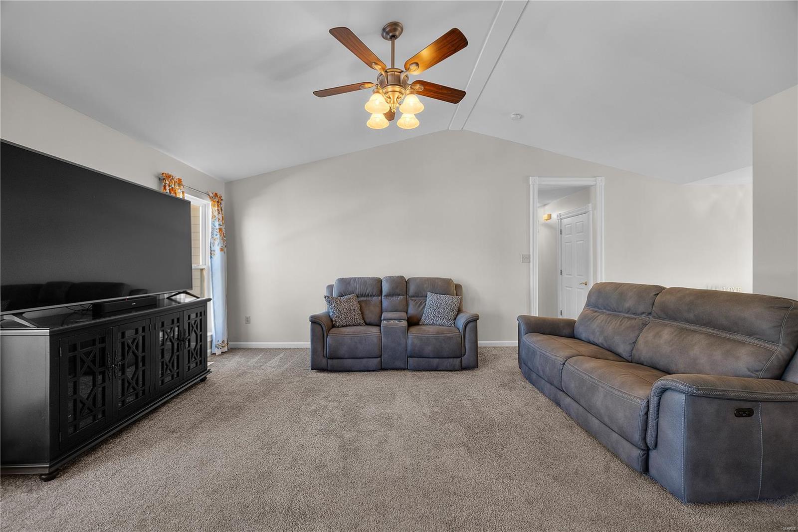2435 Driftwood Court Property Photo 13