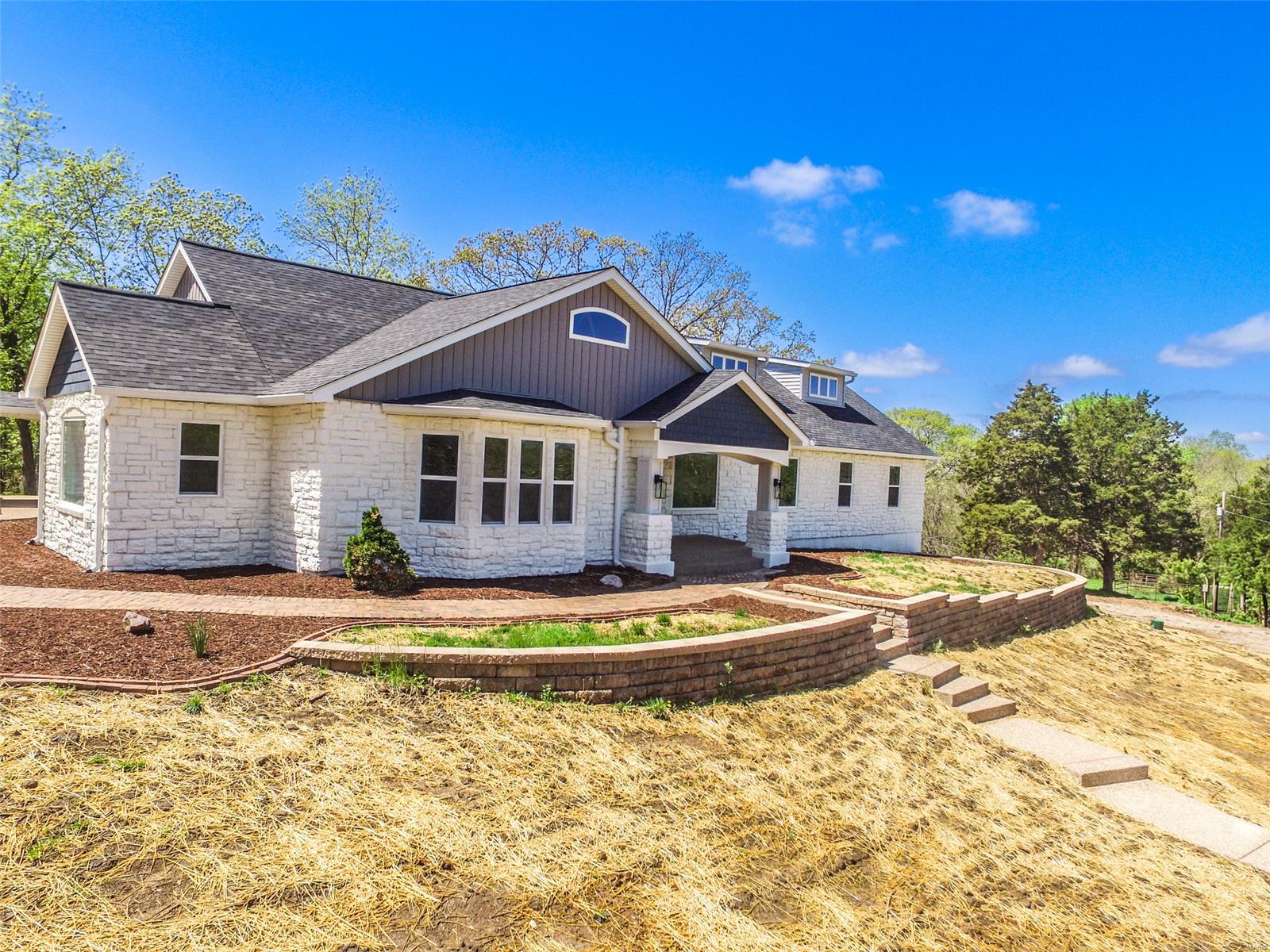 165 Tall Oaks Drive Property Photo 4