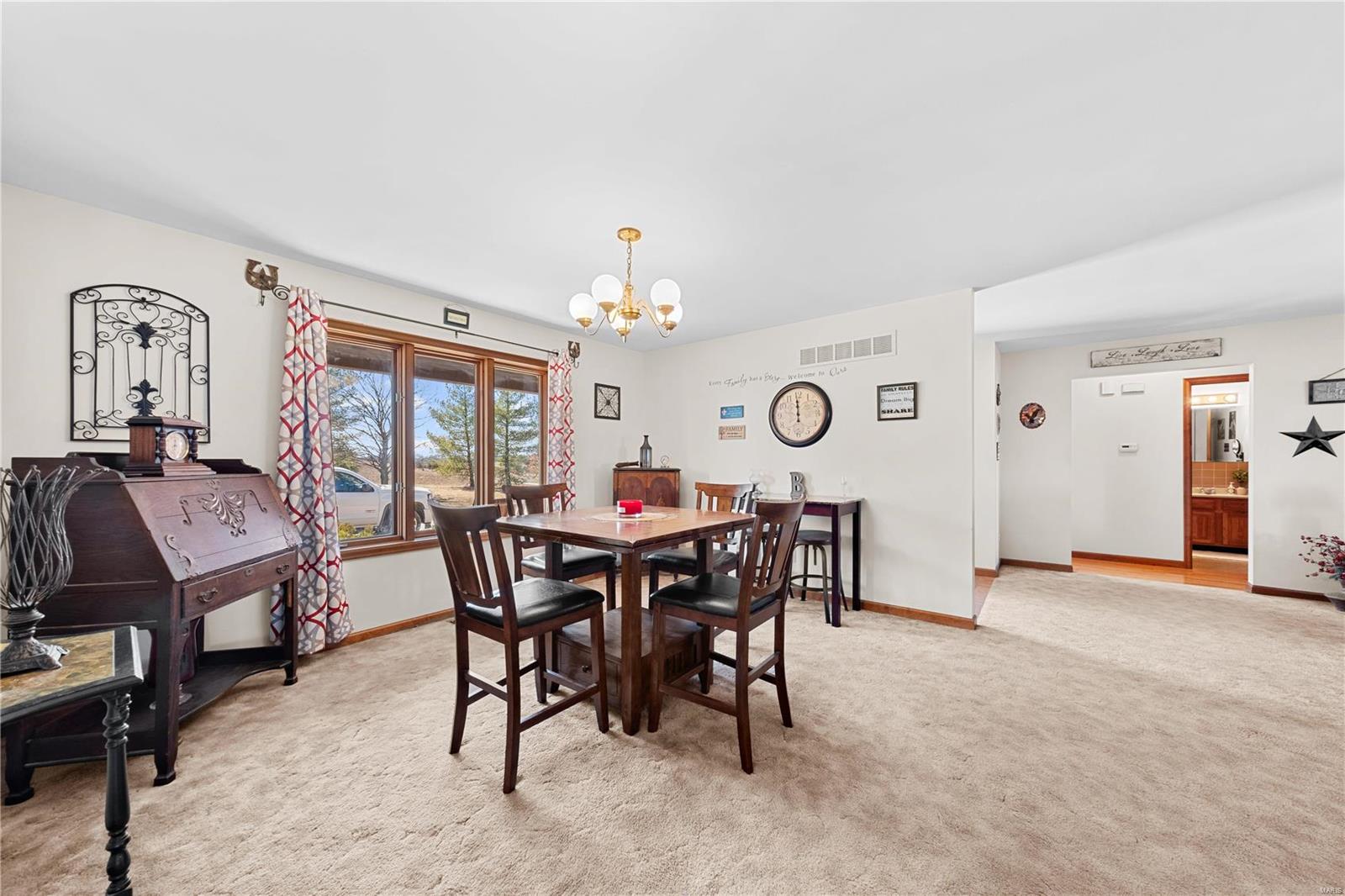 2457 W Outer Highway 61 Property Photo 6