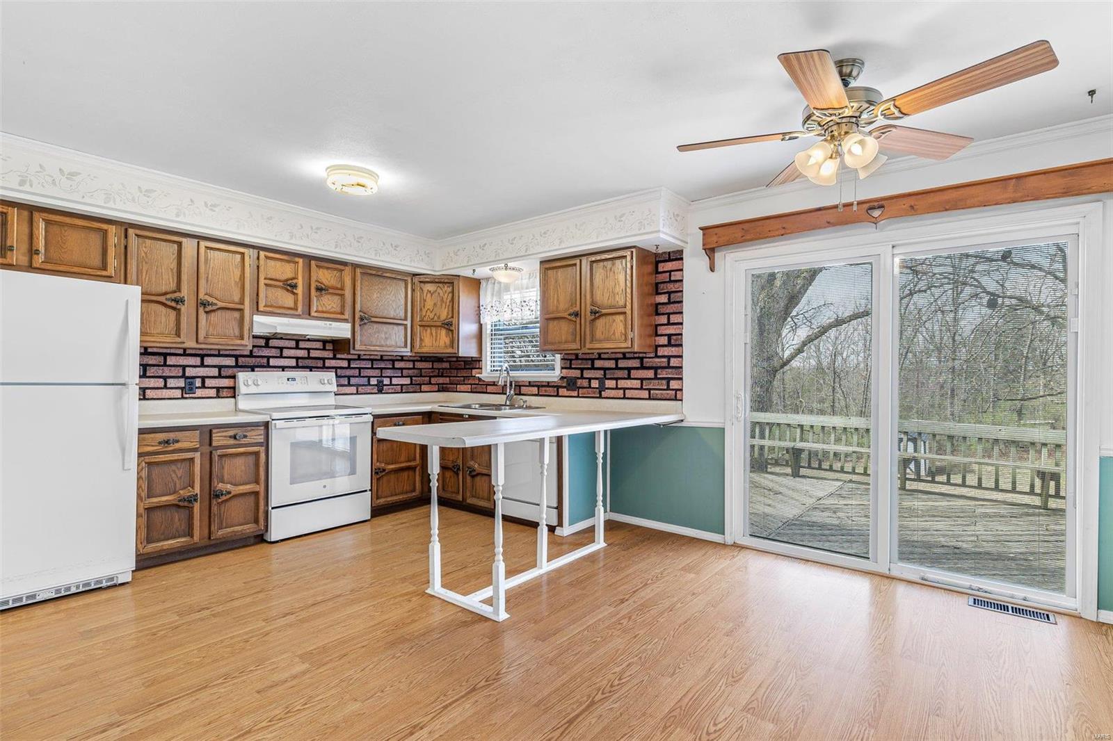 3358 Frontier Road Property Photo 9