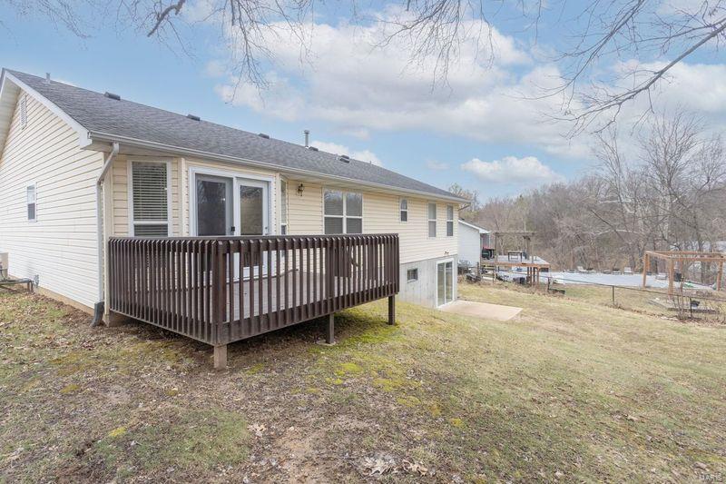 944 Falcon Drive Property Photo 4