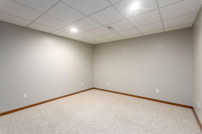 944 Falcon Drive Property Photo 19