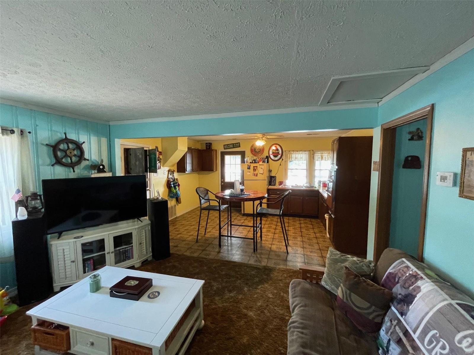348 N River Rd Property Photo 16