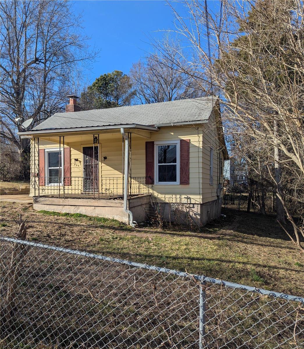 825 Cedar Street Property Photo