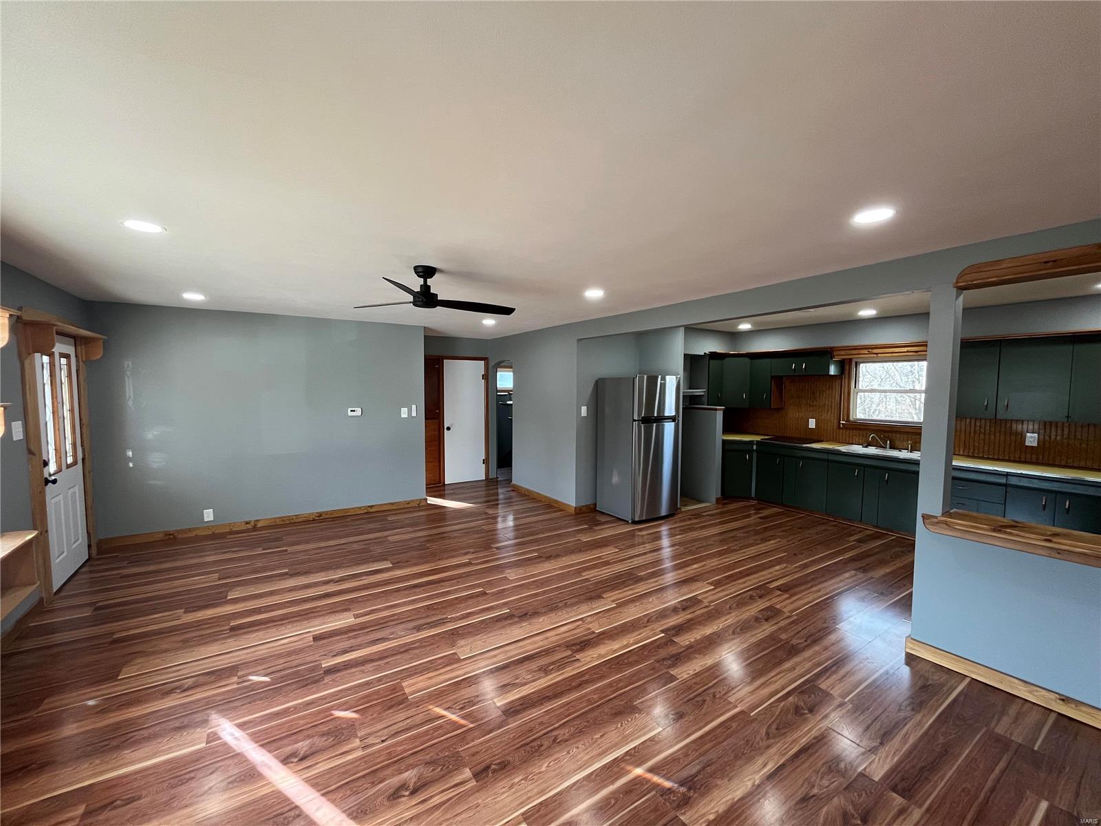 304 E E. Madison Property Photo 3