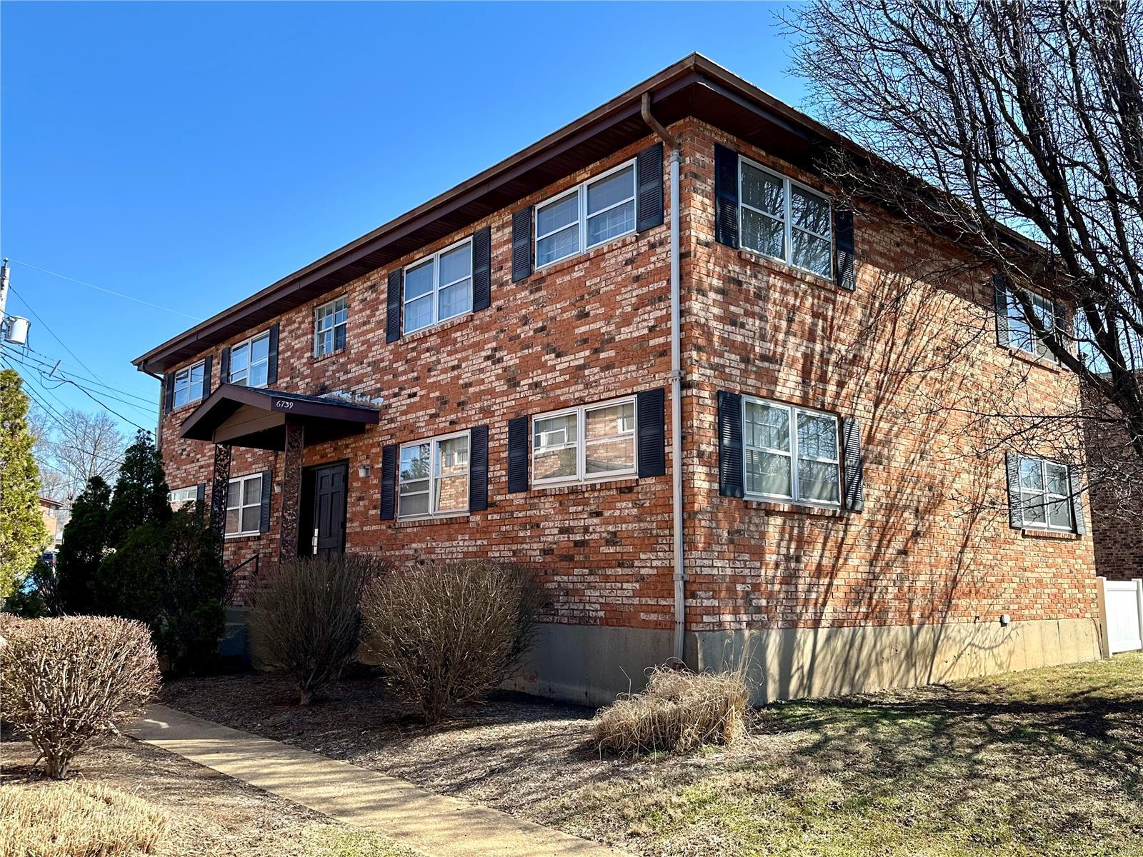 6739 Highland House Court Property Photo