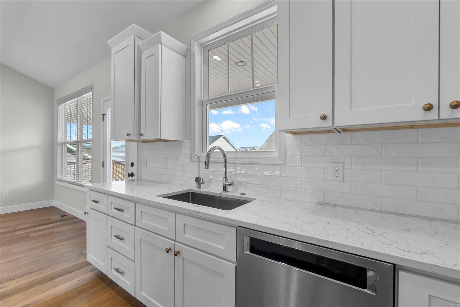2658 Walden Boulevard Property Photo 14