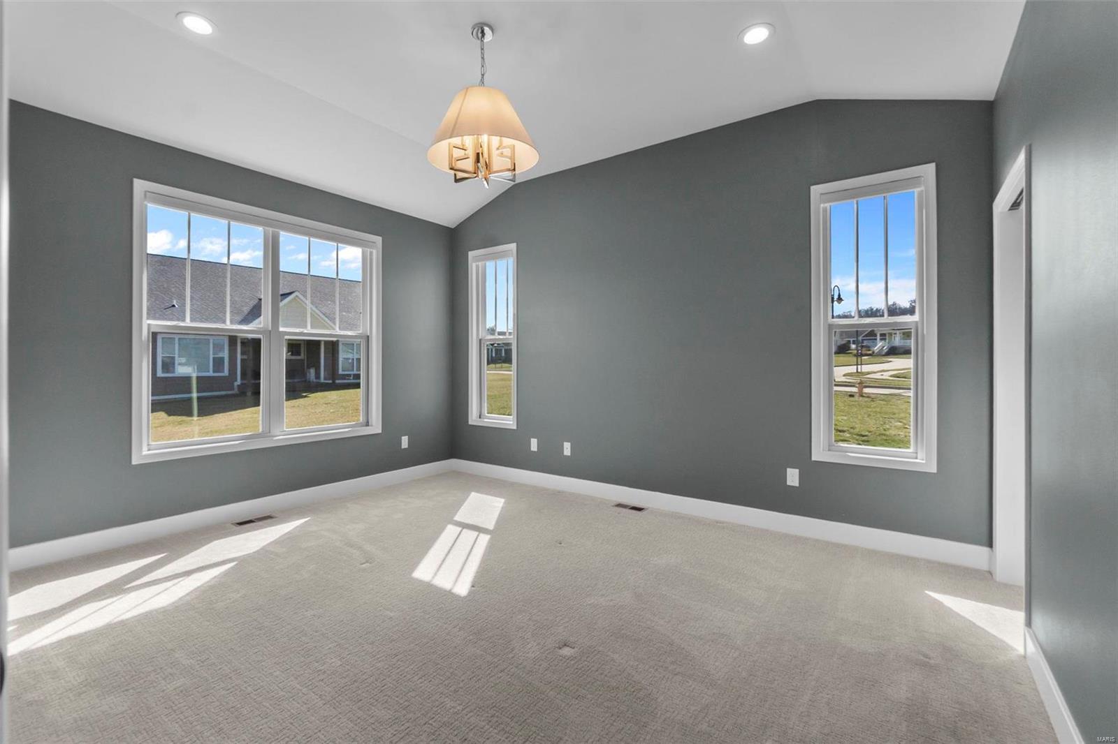 2658 Walden Boulevard Property Photo 17
