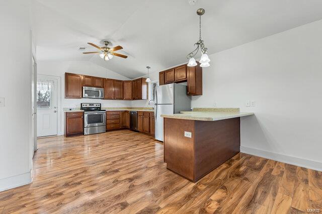 606 S Third Street Property Photo 3