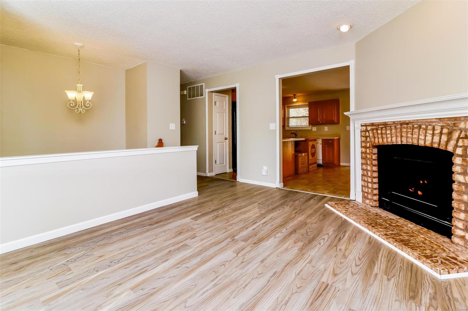 321 Green Jade Estates Drive Property Photo 5