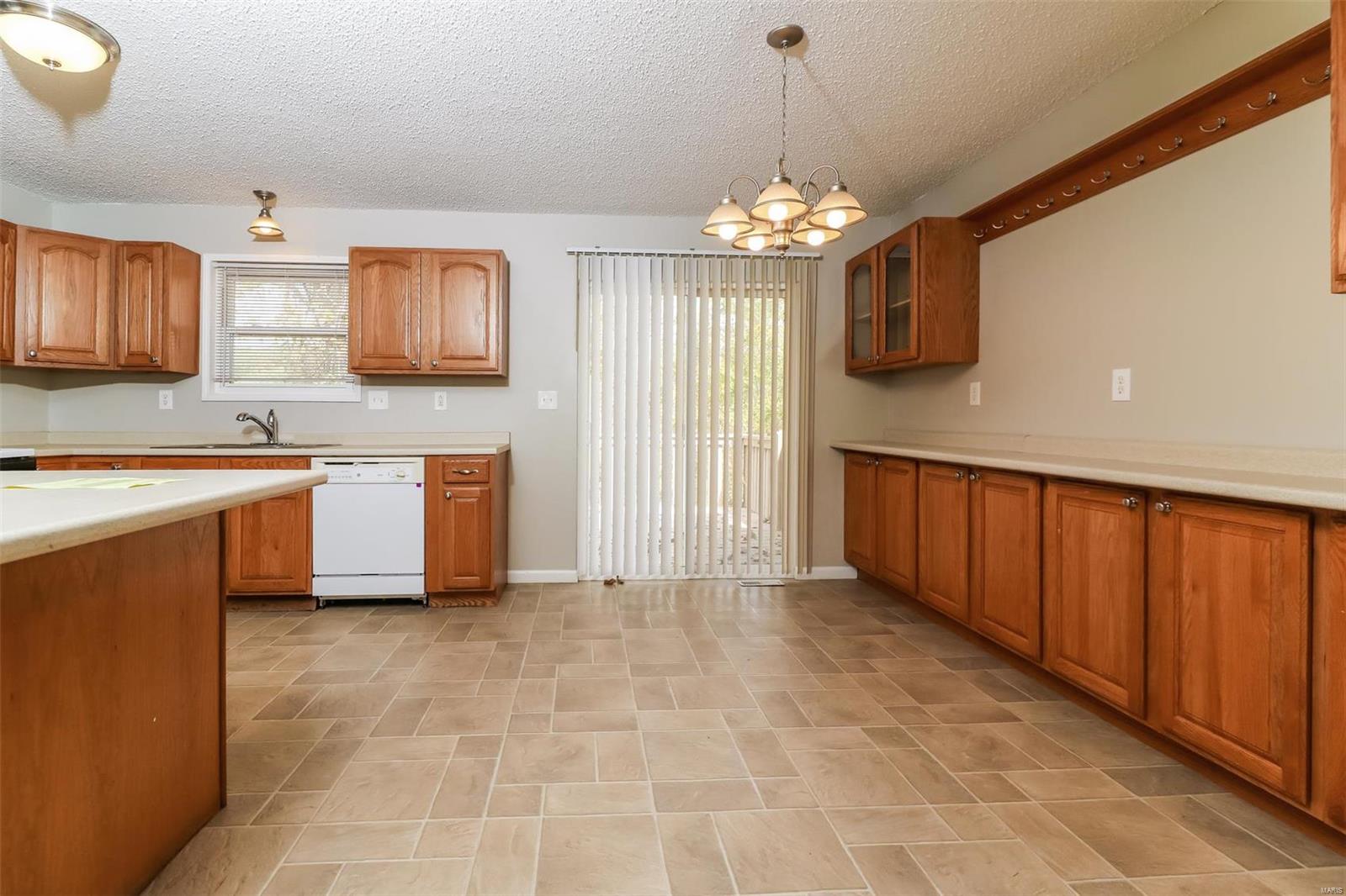 321 Green Jade Estates Drive Property Photo 6