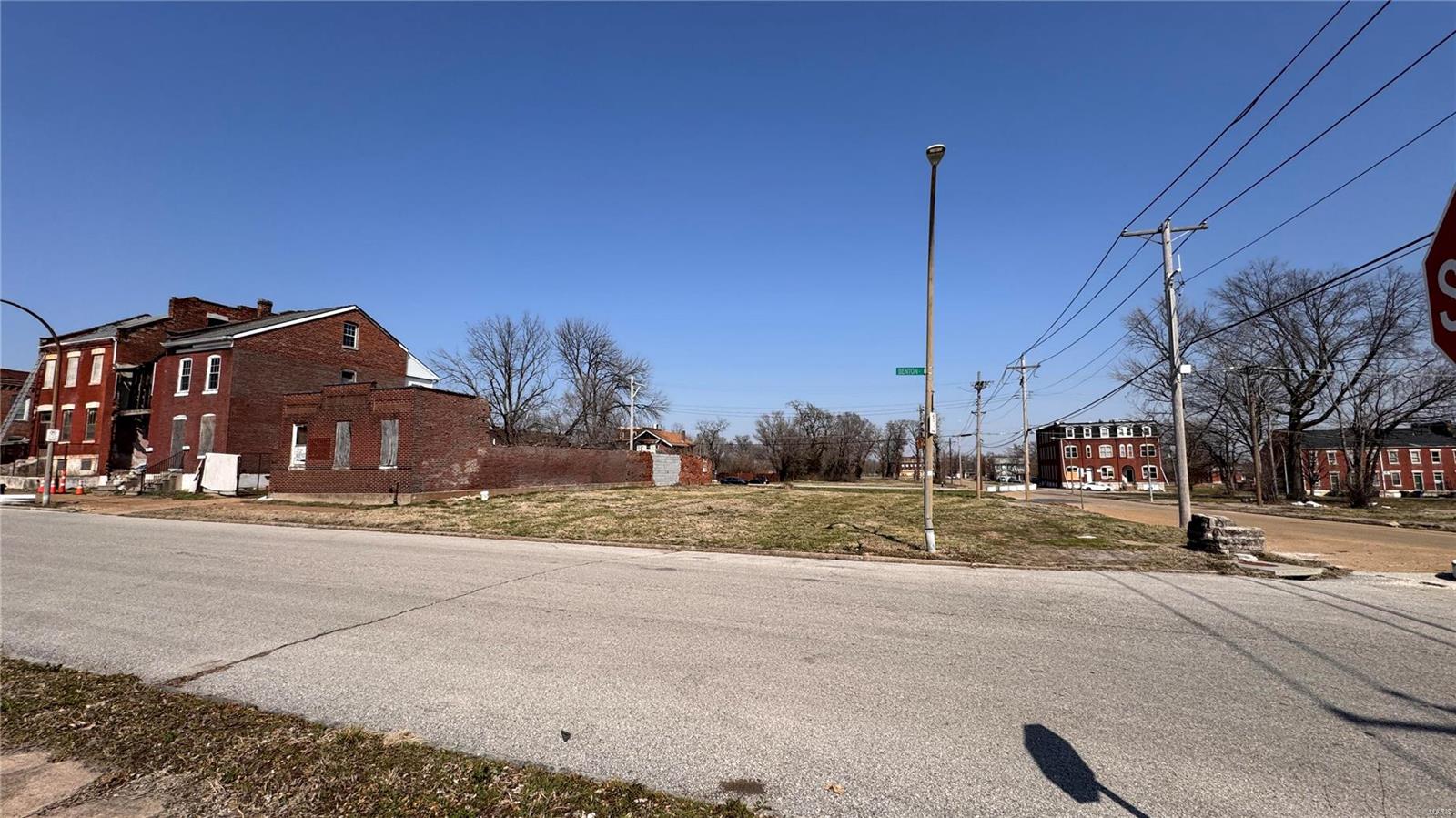 1901 Benton Street Property Photo 2