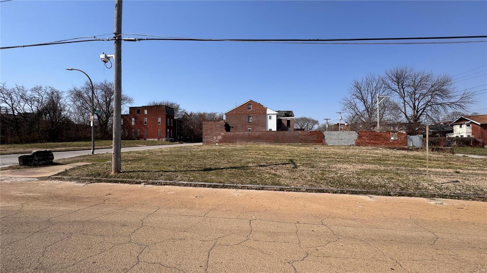 1901 Benton Street Property Photo 5