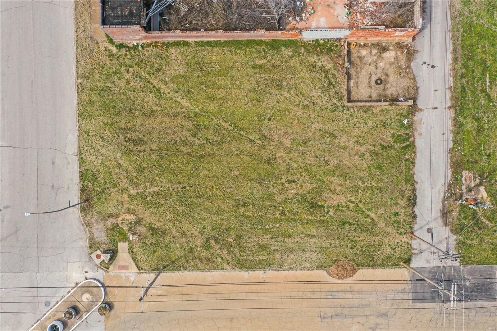 1901 Benton Street Property Photo 10