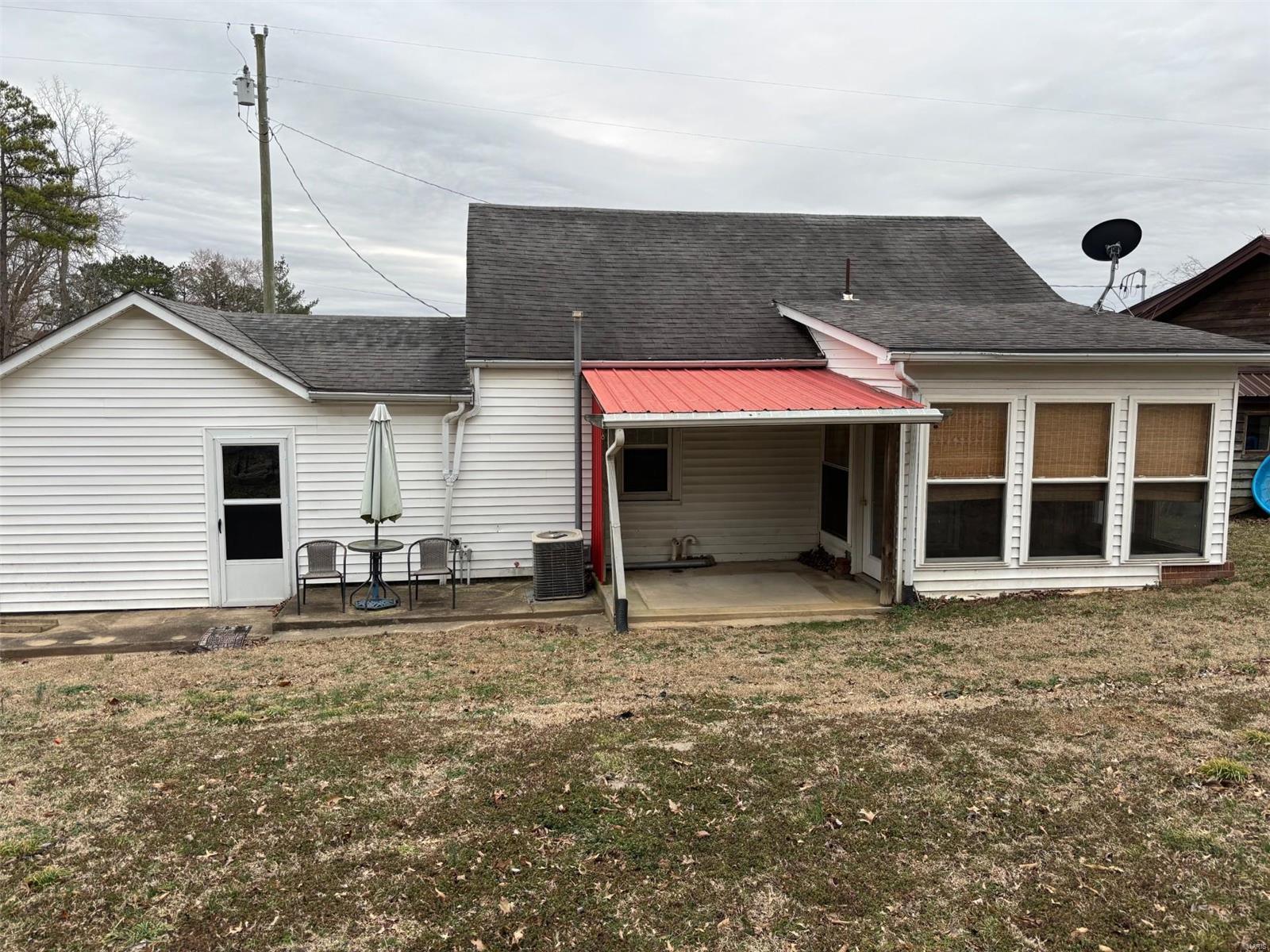 705 Crown Street Property Photo 2