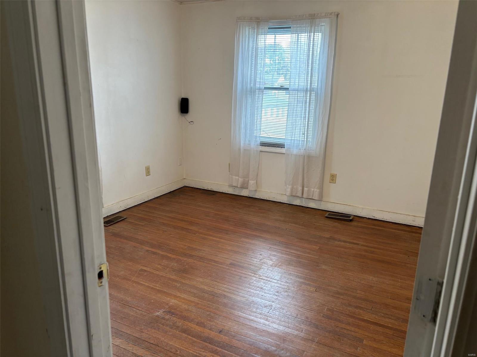 705 Crown Street Property Photo 3