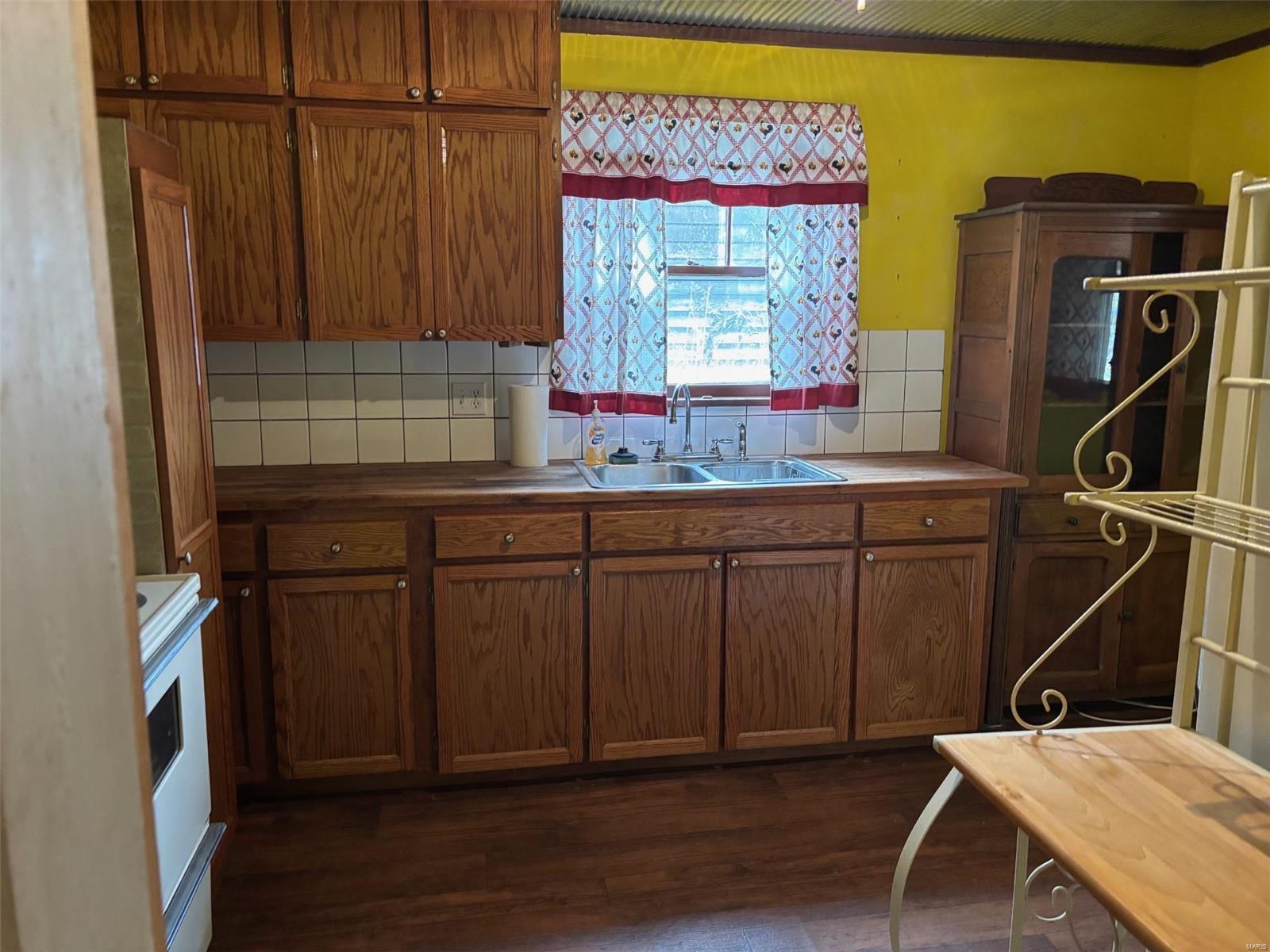 705 Crown Street Property Photo 5