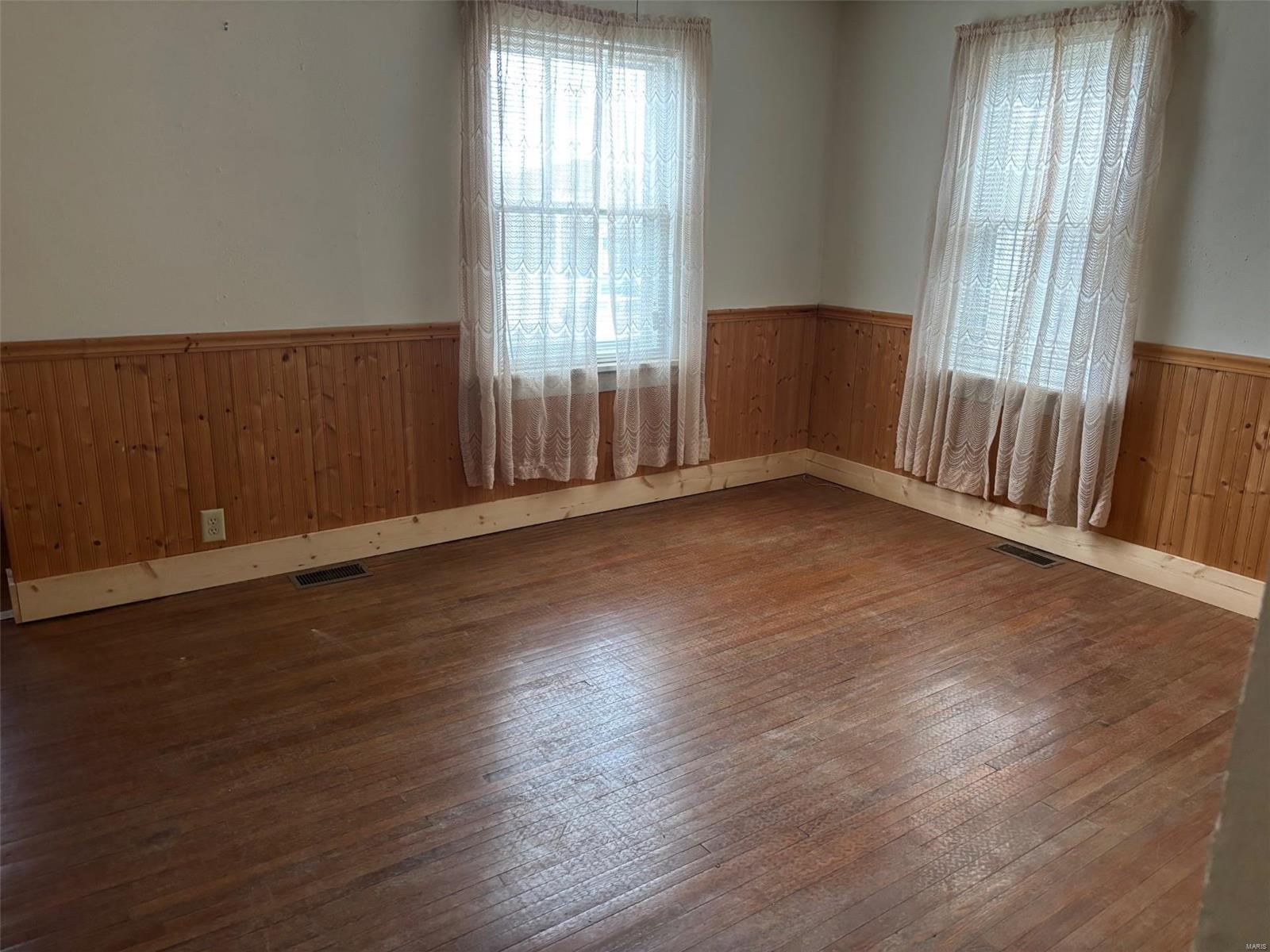 705 Crown Street Property Photo 6