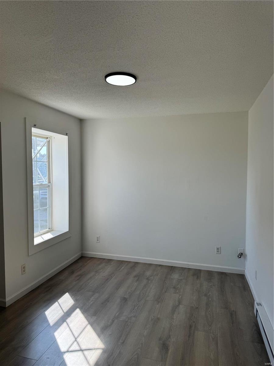 215 E Cherry Street 6 Property Photo 2