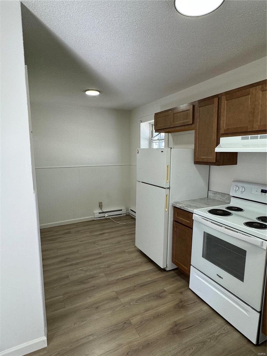 215 E Cherry Street 6 Property Photo 4