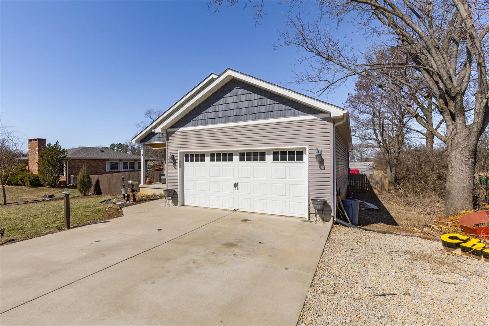 703 Locust Street Property Photo 4