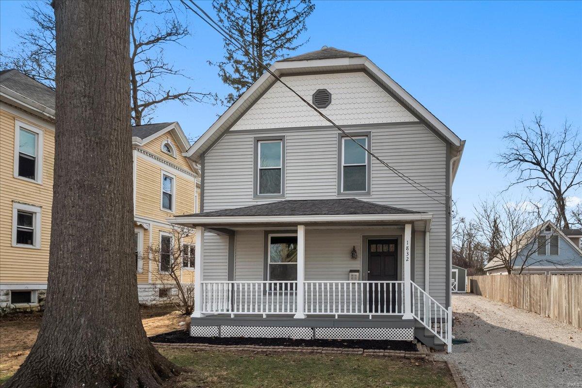 1832 Evergreen Ave Property Photo
