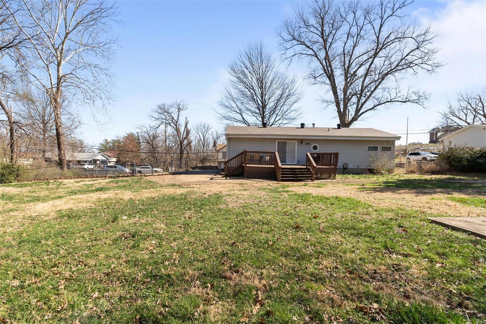 2005 Maple Lane Property Photo 4