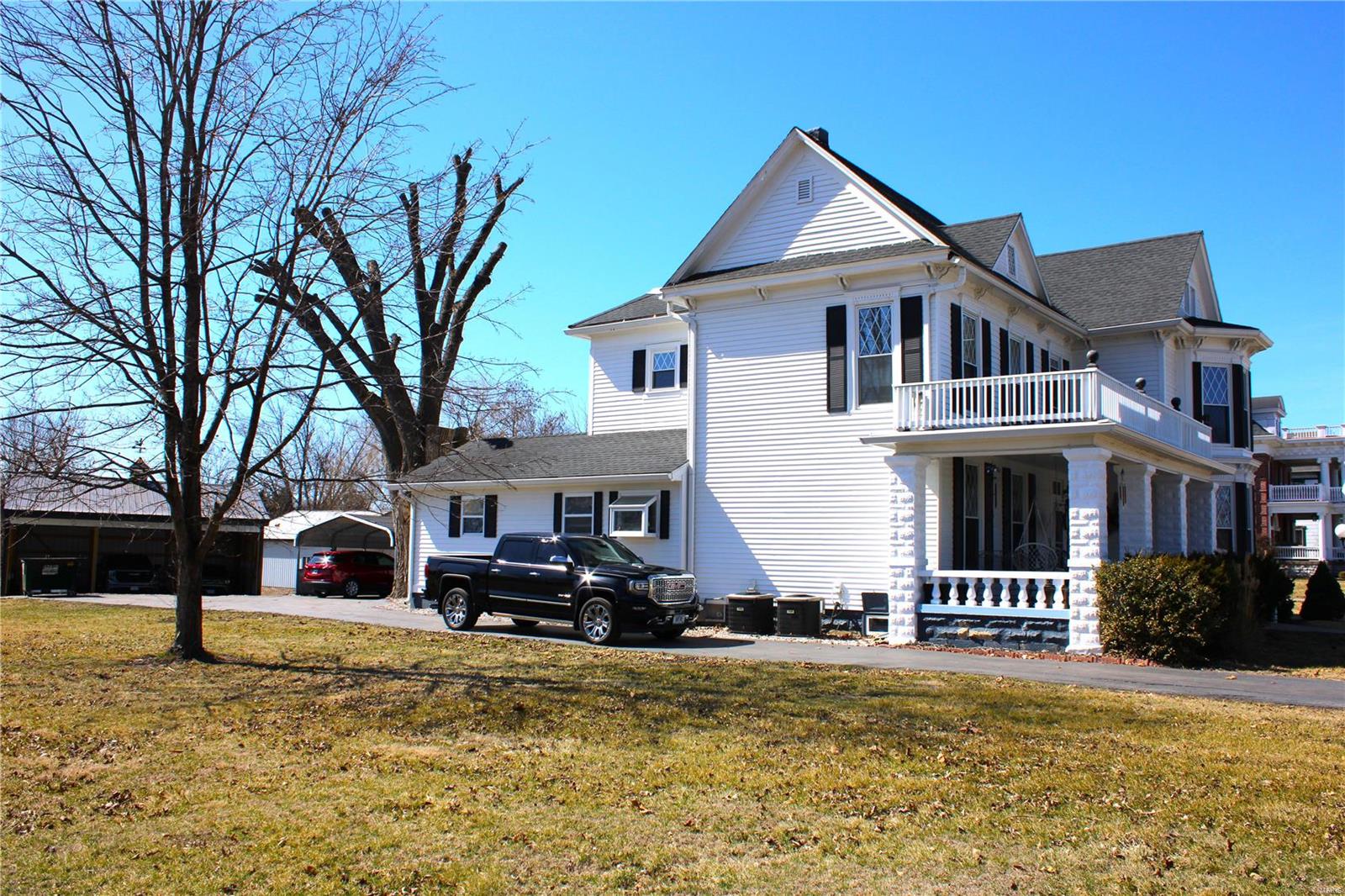 327 W. Locust St. Property Photo 7
