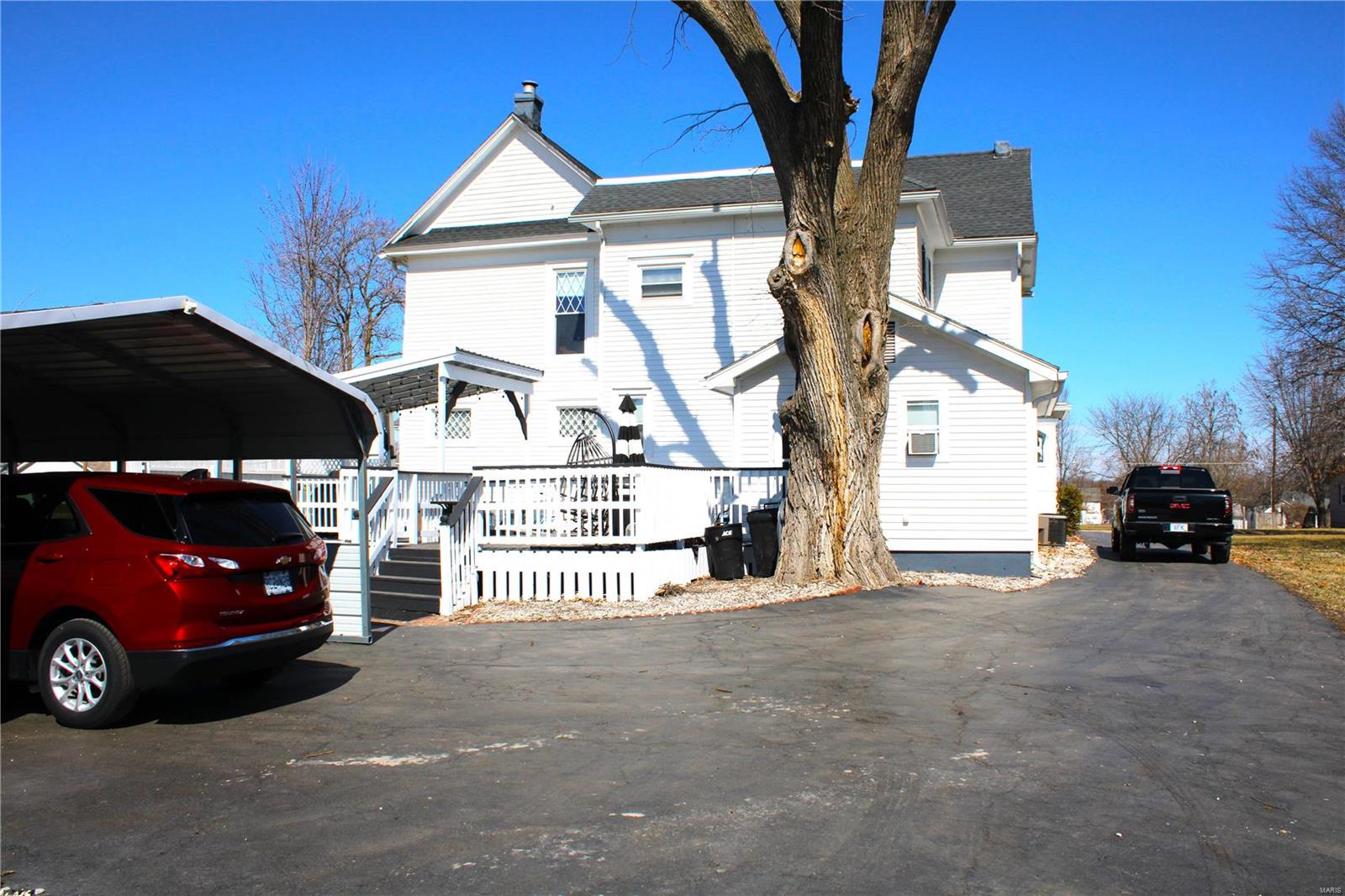 327 W. Locust St. Property Photo 12