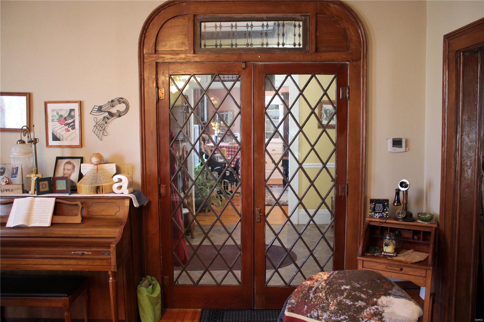 327 W. Locust St. Property Photo 23